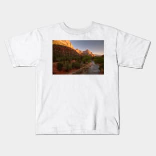 Early Morning Hike At Zion National Park © Kids T-Shirt